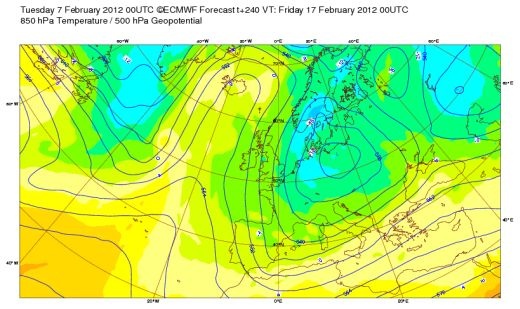 Geopotential3250032hPa32and32Temperature32at3285032hPa_Europe_240.jpg